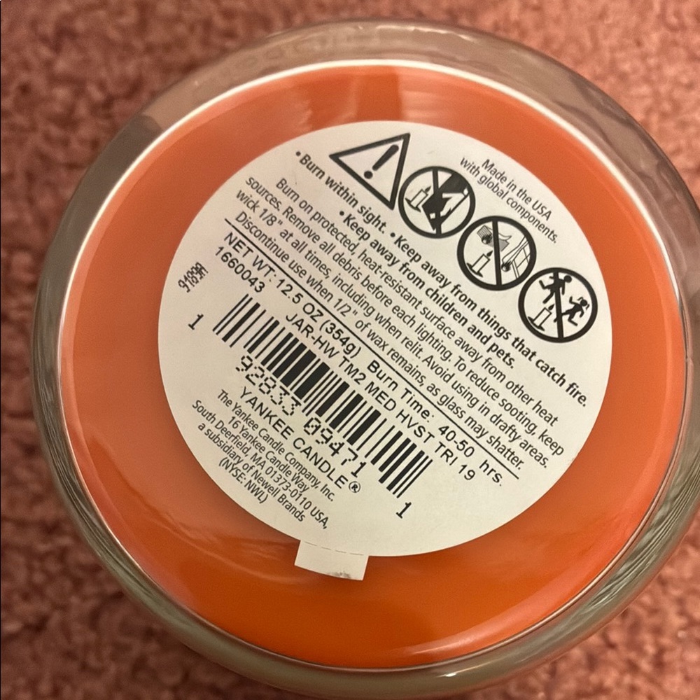 Yankee Candle Harvest Spiced Pumpkin Vanilla Cupcake Trick or Treat Candle - Picture 6 of 6